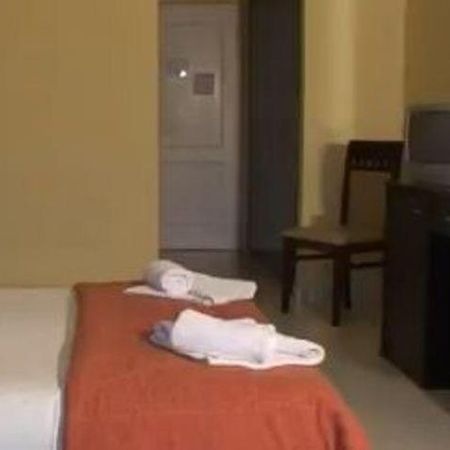 Hotel Denny'S Inn Alimósz Kültér fotó