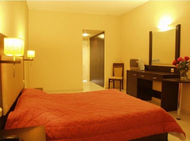 Hotel Denny'S Inn Alimósz Kültér fotó